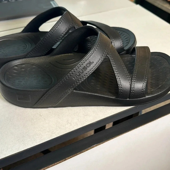 NUUSOL Hailey Black slides W10 waterproof evasol soft foam made in USA sandals - Picture 5 of 5